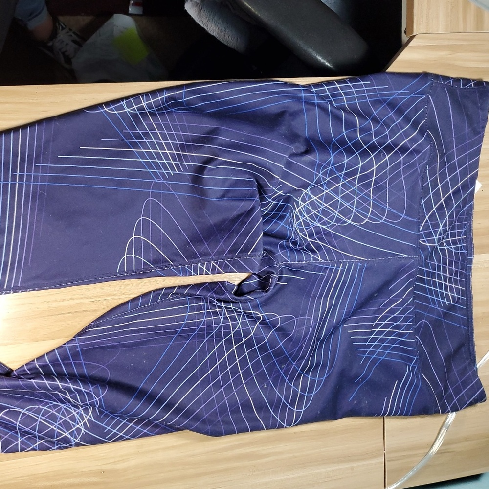Fabletics capris - Picture 3 of 3